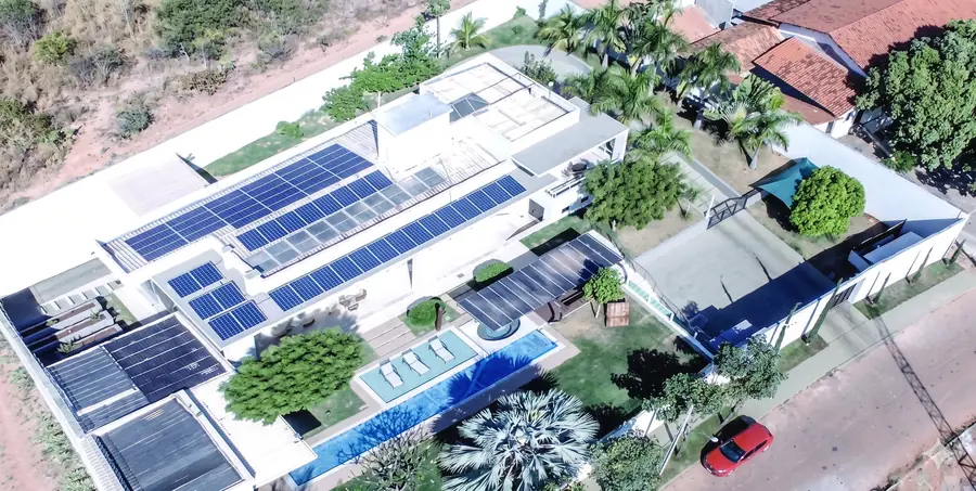 Residência de alto padrão com sistema fotovoltaico em Unaí